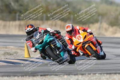 media/Dec-01-2025-Moto Forza (Mon) [[2daa91e15f]]/1-Advanced Group/Session 3 (Turn 3)/